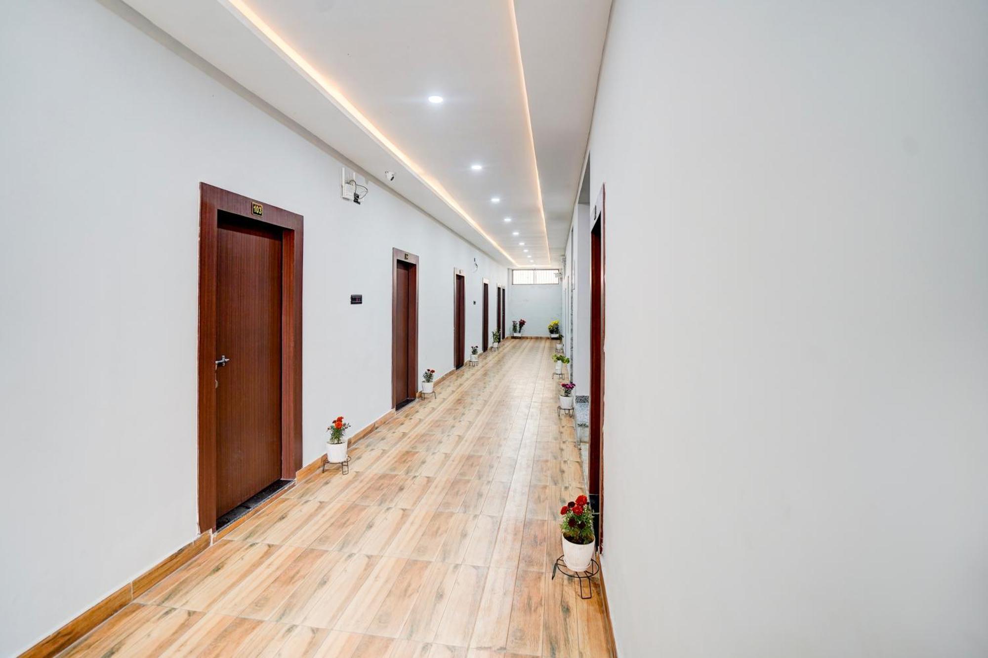 Hotel Vibe Blu- Varanasi — Photos 2