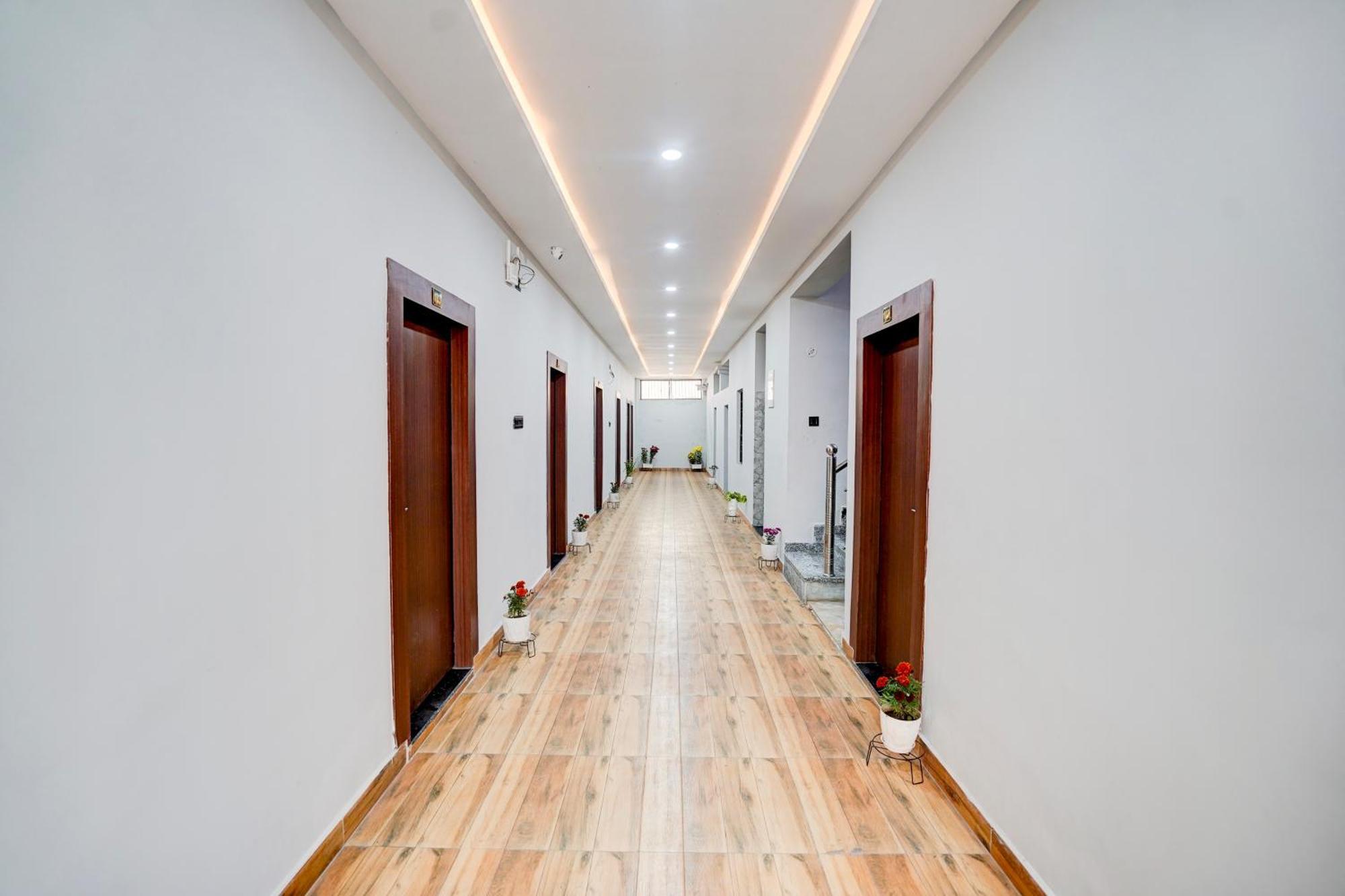 Hotel Vibe Blu- Varanasi — Photos 3